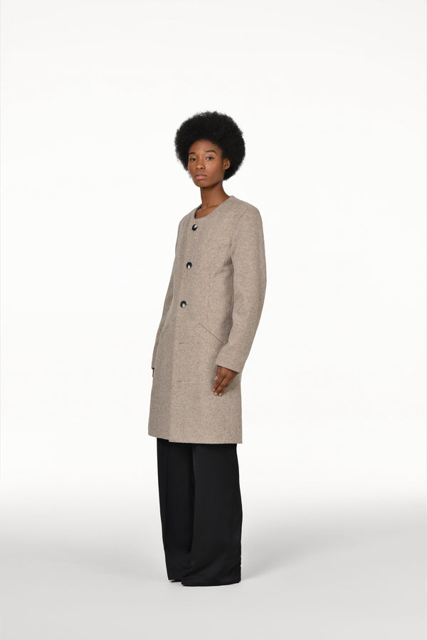 MELI COLLARLESS OVERCOAT