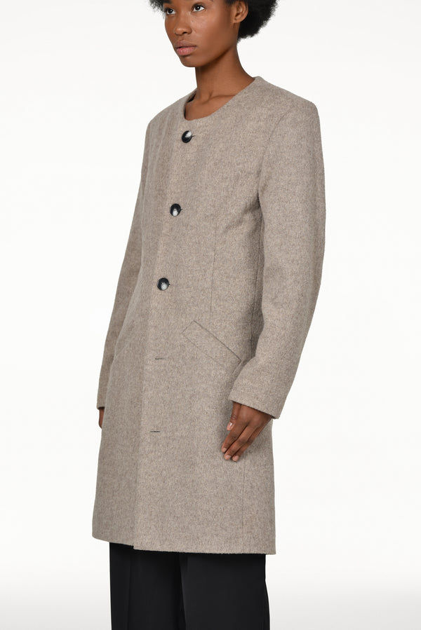 MELI COLLARLESS OVERCOAT